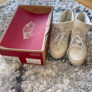 EUC Vans Cream Python high top sneakers 7.5w